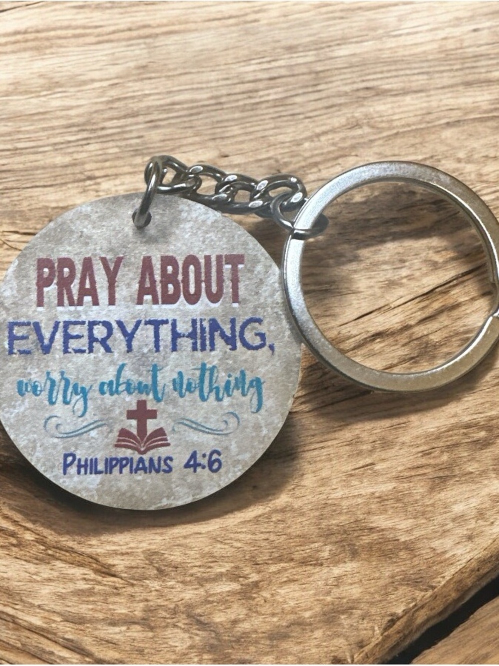 Inspirational 'Pray About Everything' Keychain - Neutral Tones